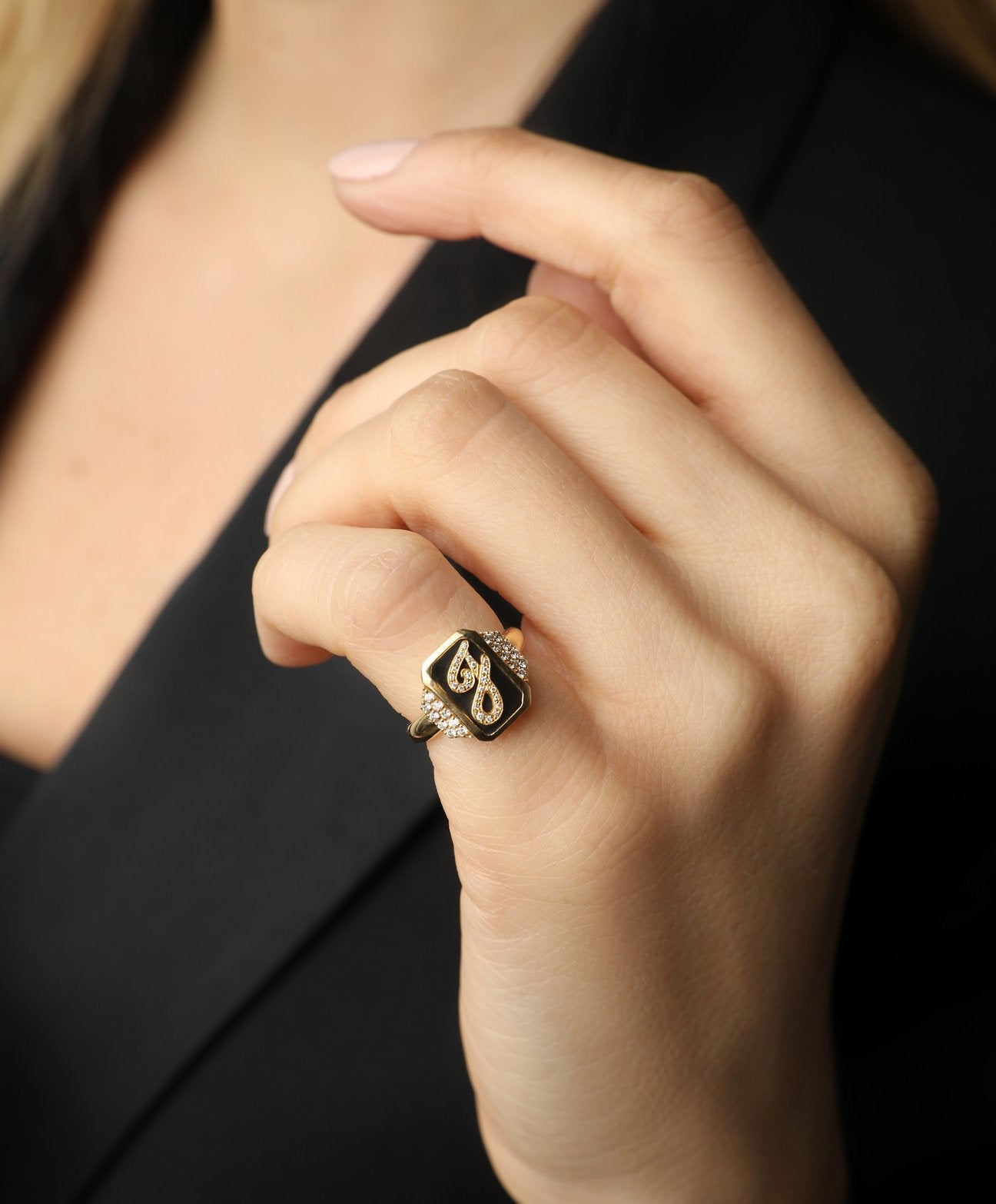 J by boghossian, ring, gold, customizable, initial, onyx